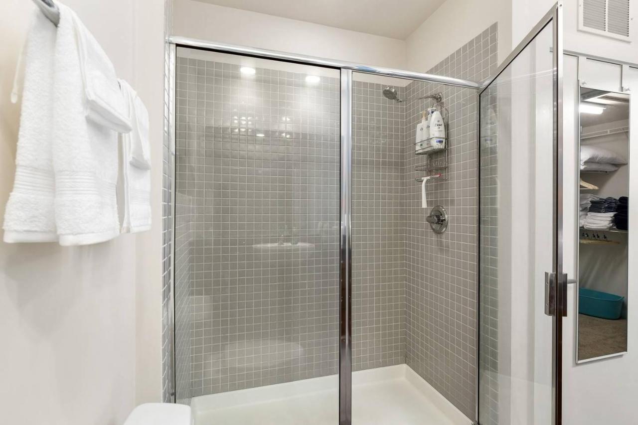 Trifecta Ace Location Pool & Gym Superhost Apartment Charlotte Luaran gambar